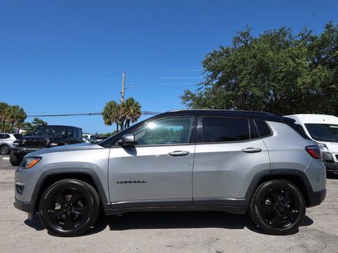 Used 2021 Jeep Compass Latitude FWD image 2