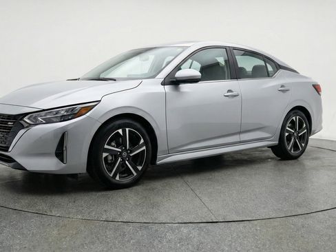 Used 2025 Nissan Sentra SV FWD image 3