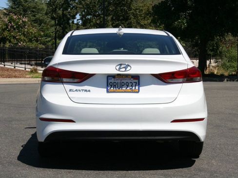 Used 2018 Hyundai Elantra Value Edition w/ Cargo Package FWD image 6