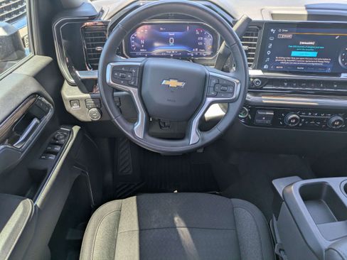 Used 2025 Chevrolet Silverado 2500 LT w/ Convenience Package AWD/4WD image 15