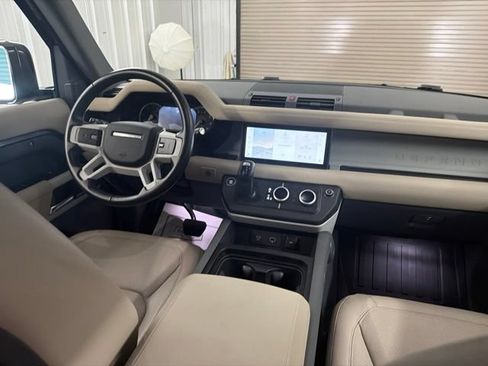 Used 2023 Land Rover Defender 110 SE AWD/4WD image 18