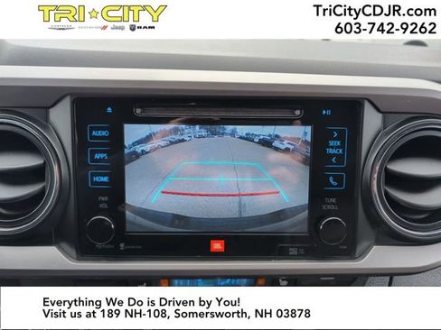 Used 2016 Toyota Tacoma Limited w/ Towing Package image 26