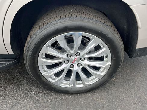 Used 2024 GMC Yukon Denali w/ Advanced Technology Package image 39