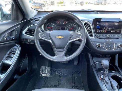 Used 2022 Chevrolet Malibu LT FWD image 4