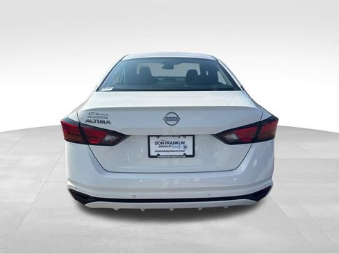 Certified 2024 Nissan Altima 2.5 S FWD image 5