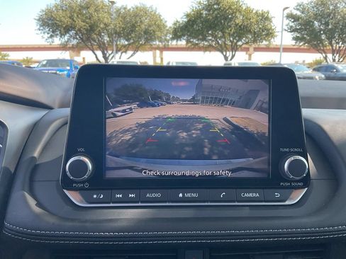 Used 2023 Nissan Rogue SV FWD image 29