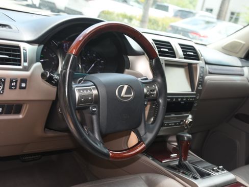 Used 2015 Lexus GX 460 w/ Premium Package AWD/4WD image 8