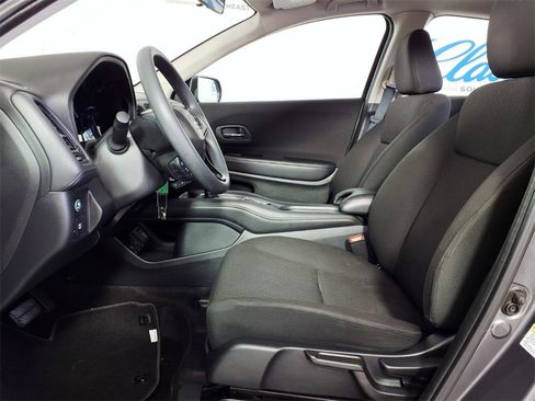 Used 2016 Honda HR-V LX image 8