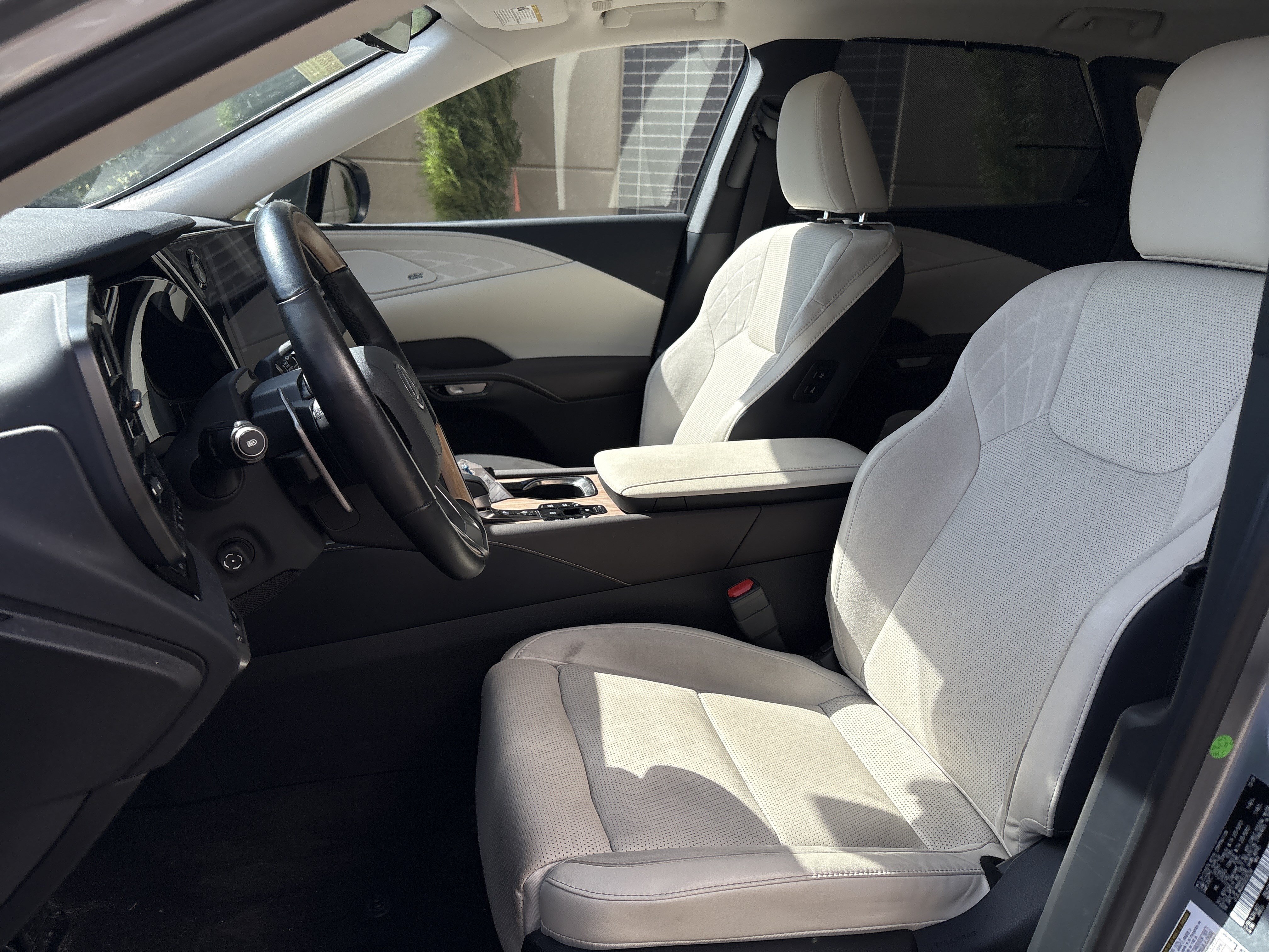 Used 2025 Lexus RX 450h AWD w/ Convenience Package image 10