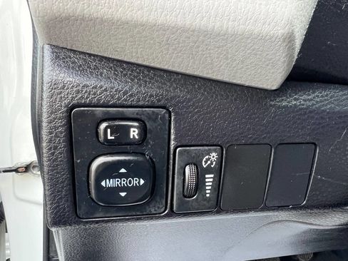 Used 2014 Toyota Corolla LE Premium image 25