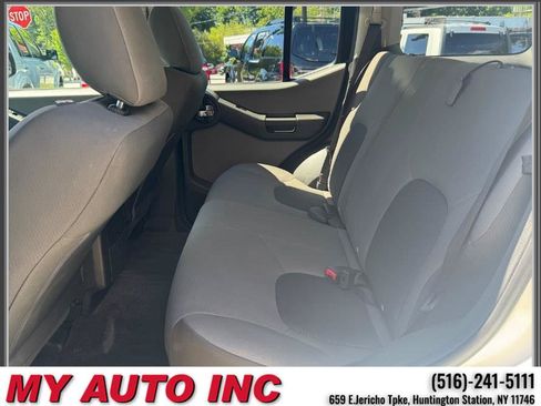 Used 2015 Nissan Xterra 4WD image 30