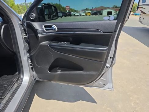 Used 2020 Jeep Grand Cherokee Limited w/ Luxury Group II image 53