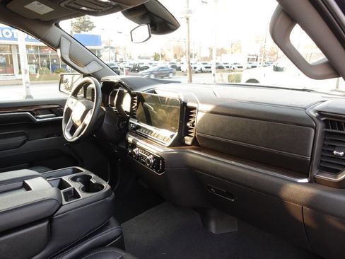 Used 2024 GMC Sierra 1500 Elevation image 28