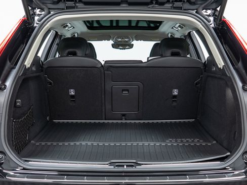 New 2026 Volvo XC60 T8 Ultra w/ Protection Package Premier image 10