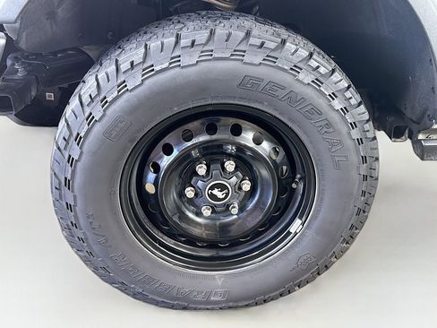 Used 2021 Ford Bronco Black Diamond image 37