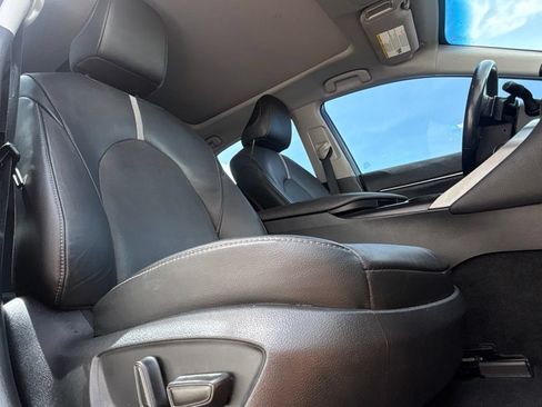 Used 2020 Toyota Camry XSE FWD image 28