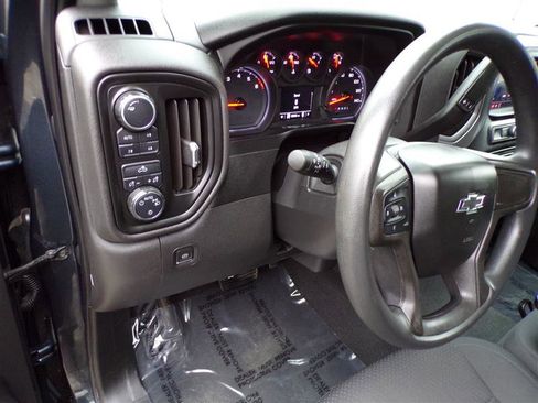 Used 2020 Chevrolet Silverado 1500 Custom Trail Boss w/ Custom Convenience Package image 34