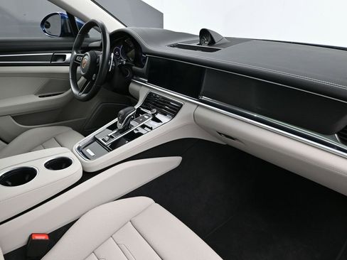 Certified 2022 Porsche Panamera 4 image 14