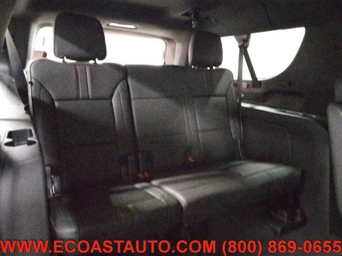 Used 2023 Chevrolet Suburban RST w/ Sport Performance Package AWD/4WD image 17