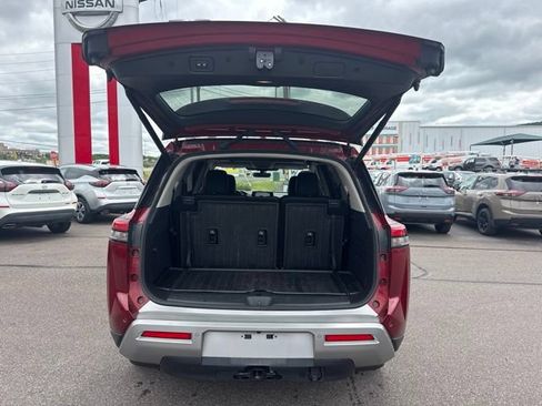 Certified 2023 Nissan Pathfinder Platinum AWD/4WD image 12