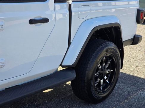 Used 2021 Jeep Gladiator Overland w/ Trailer Tow Package image 18