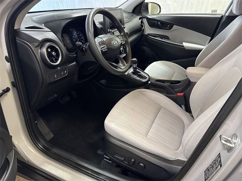 Used 2023 Hyundai Kona SEL image 11