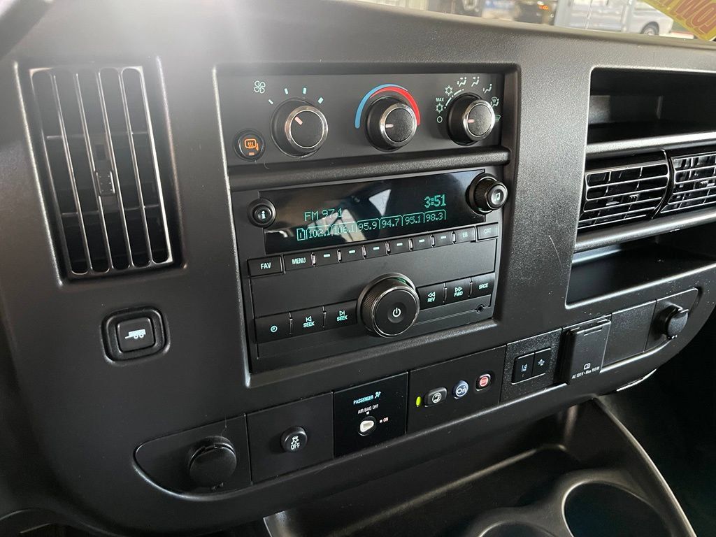 Used 2024 Chevrolet Express 3500 LT w/ LT Preferred Equipment Group RWD image 18