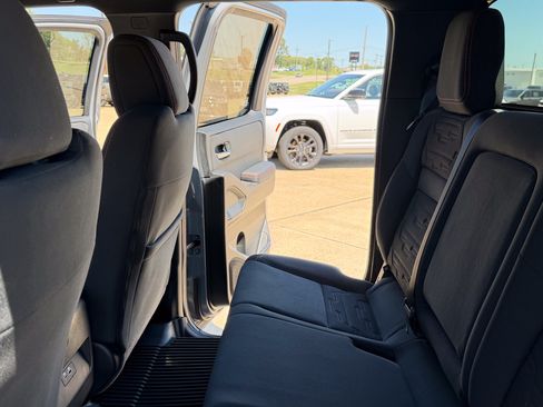 Used 2024 Nissan Frontier PRO-4X w/ Off-Road Protection Package AWD/4WD image 33