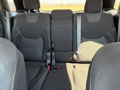 Used 2016 Jeep Cherokee Latitude w/ Cold Weather Group image 16