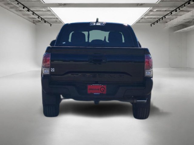 Used 2022 Toyota Tacoma TRD Off-Road AWD/4WD image 5