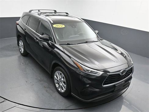 Used 2024 Toyota Highlander Limited image 20