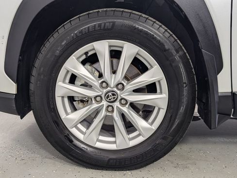 Used 2024 Toyota Corolla Cross LE FWD image 11