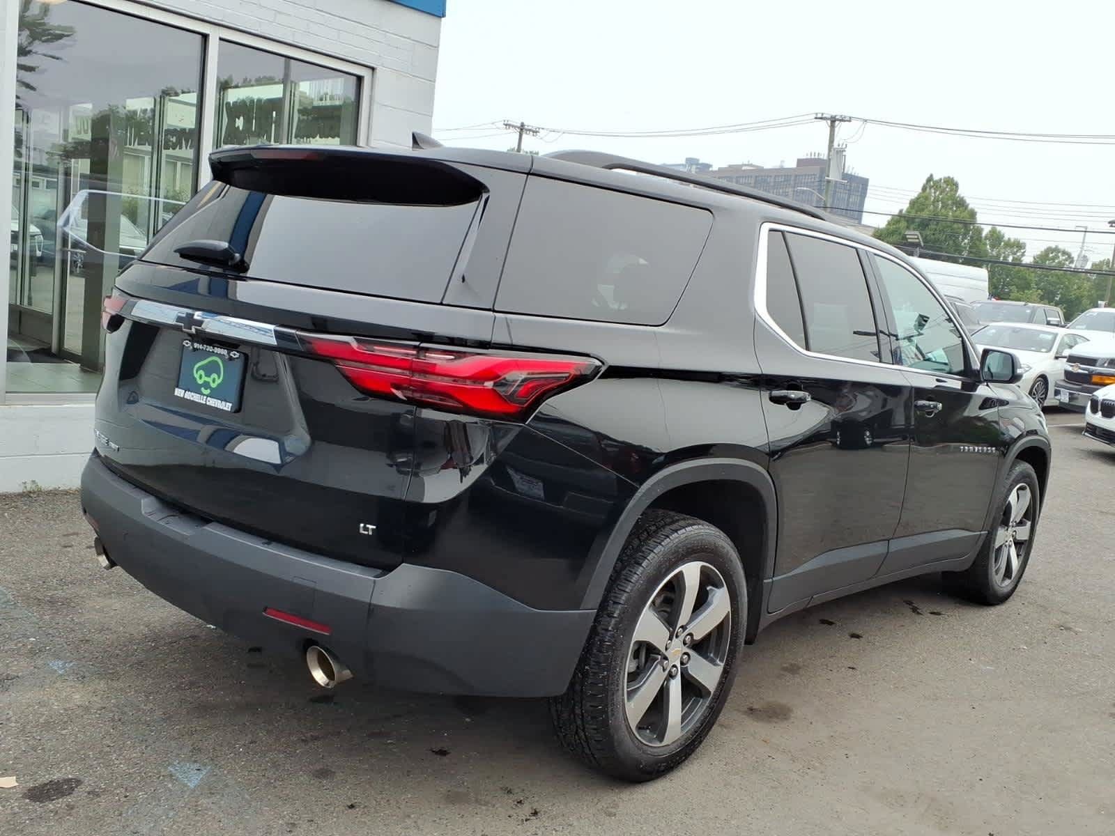 Certified 2023 Chevrolet Traverse LT w/ LT Premium Package AWD/4WD image 6