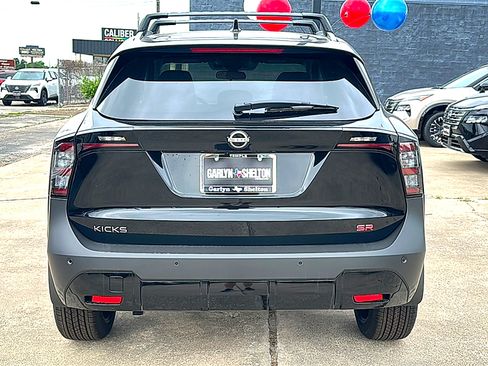 New 2026 Nissan Kicks SR w/ Cold Weather Package FWD image 7