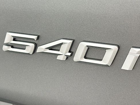 Used 2023 BMW 540i 540i w/ M Sport Package image 10