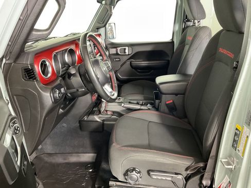 Used 2023 Jeep Wrangler Unlimited Rubicon w/ Cold Weather Group AWD/4WD image 16