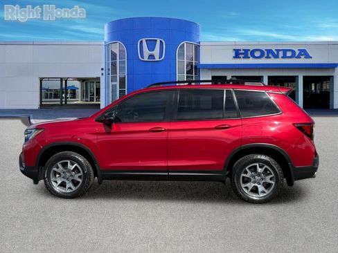 Used 2023 Honda Passport TrailSport image 3