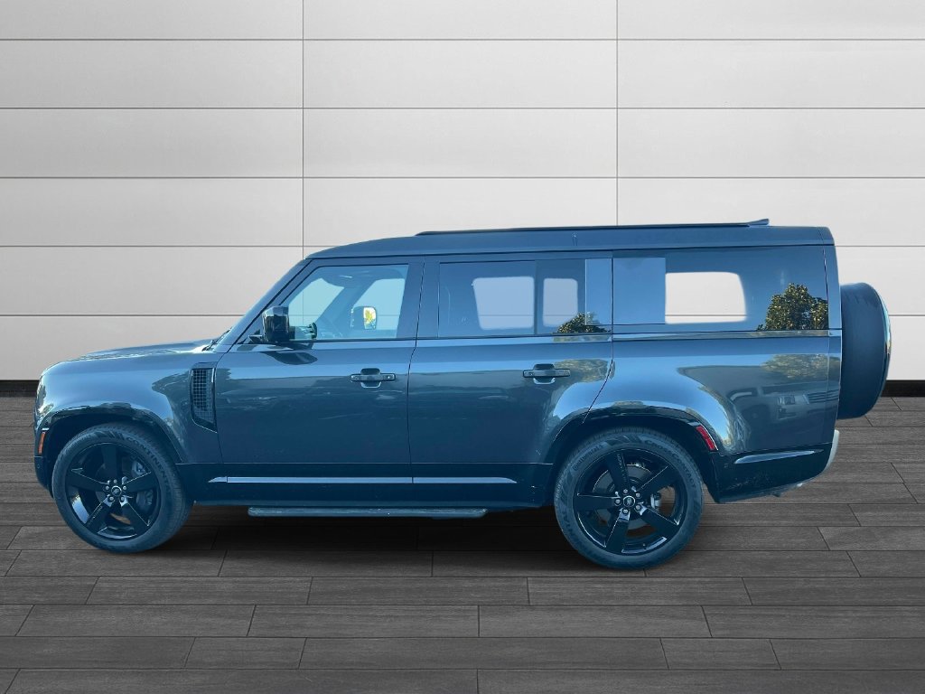 Certified 2025 Land Rover Defender 130 X-Dynamic SE AWD/4WD image 2