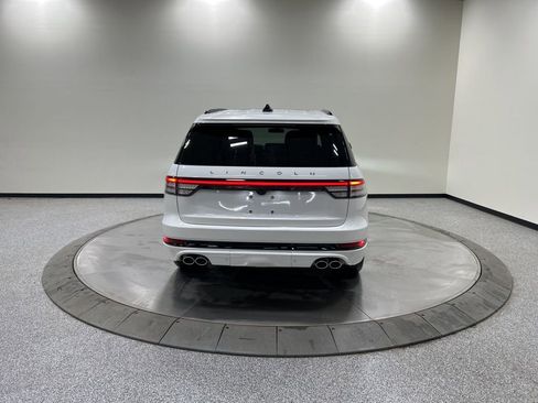 Certified 2025 Lincoln Aviator Reserve w/ Equipment Group 201A image 7