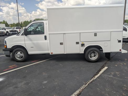 New 2025 Chevrolet Express 3500 w/ Power Convenience Package image 5