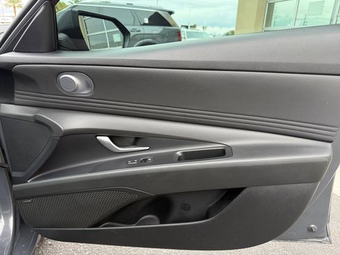 Certified 2023 Hyundai Elantra Limited image 16