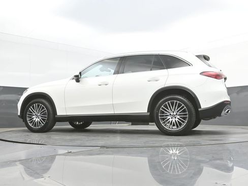 Used 2024 Mercedes-Benz GLC 300 4MATIC image 39