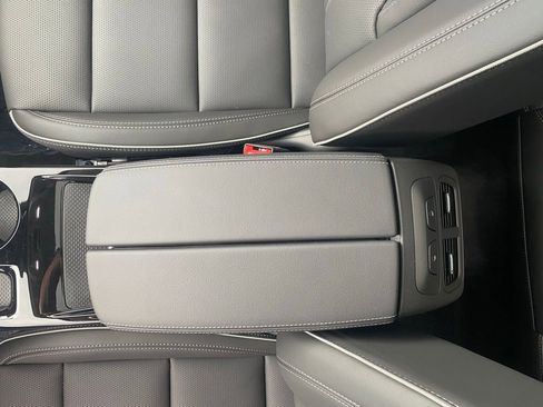 New 2025 Buick Envision Avenir image 18