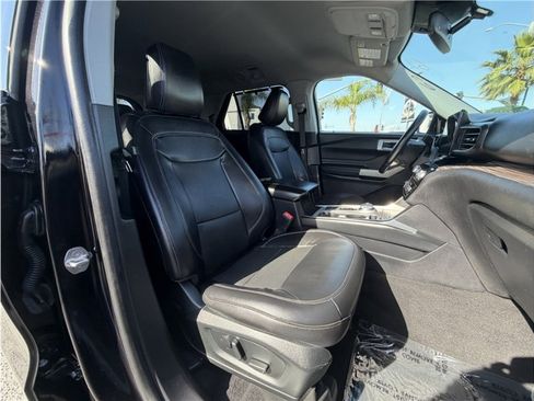 Used 2021 Ford Explorer Limited image 32