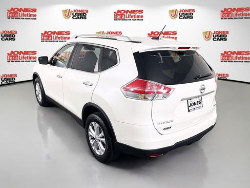 Used 2016 Nissan Rogue SV image 2