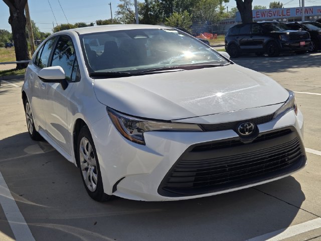Used 2025 Toyota Corolla LE FWD image 1