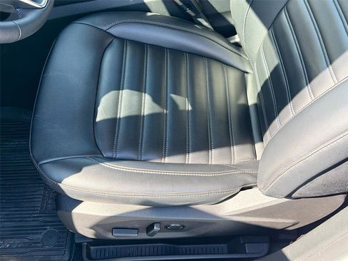 Used 2024 Ford Edge SEL w/ Convenience Package image 20