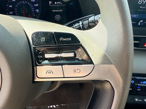 Used 2021 Hyundai Elantra SEL FWD image 36