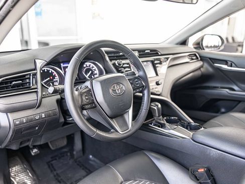 Used 2020 Toyota Camry SE FWD image 18