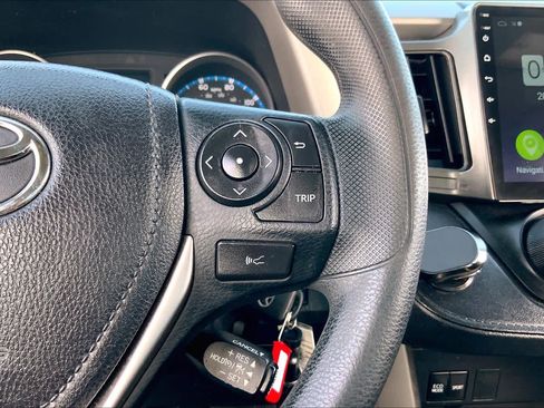 Used 2017 Toyota RAV4 LE FWD image 24